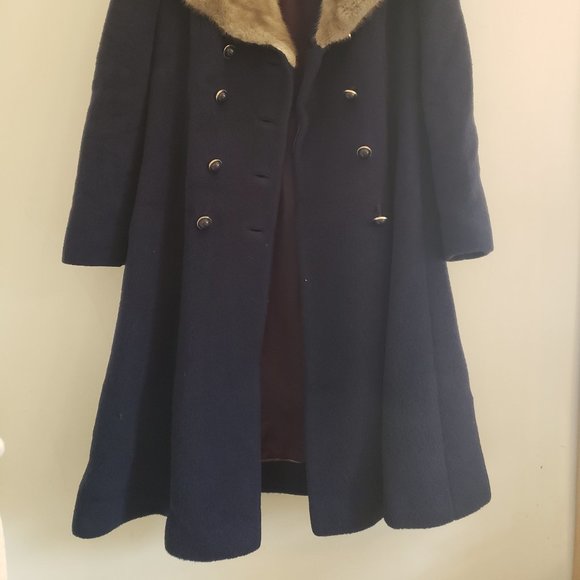 Vintage Winter Peacoat - Picture 5 of 11